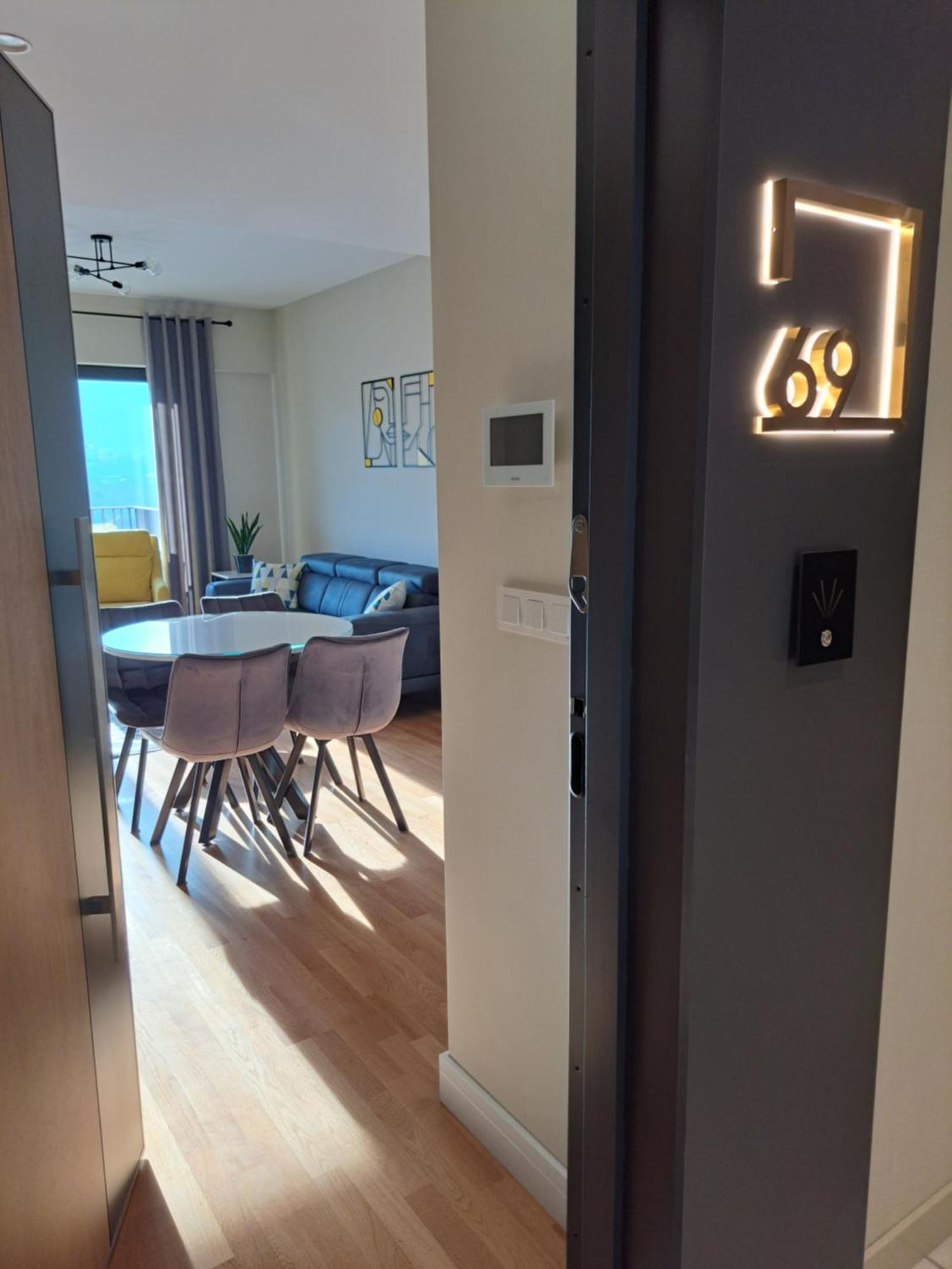 Divine 69 Luxury Apartment, Skopje City - Center, Diamond Residences, Free Parking Eksteriør bilde